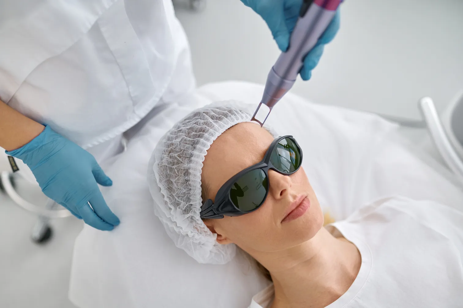 Tratamiento láser facial vascular, de manchas y cicatrices
